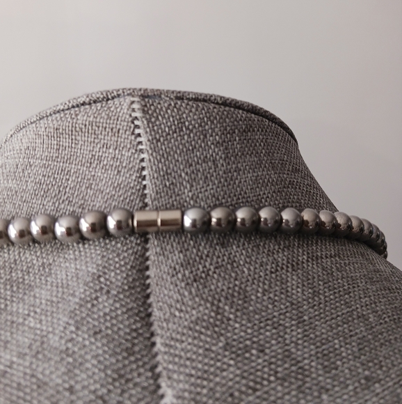 Modernist Hematite Necklace. Metal Beads, Magnetic Clasp - Picture 6 of 7